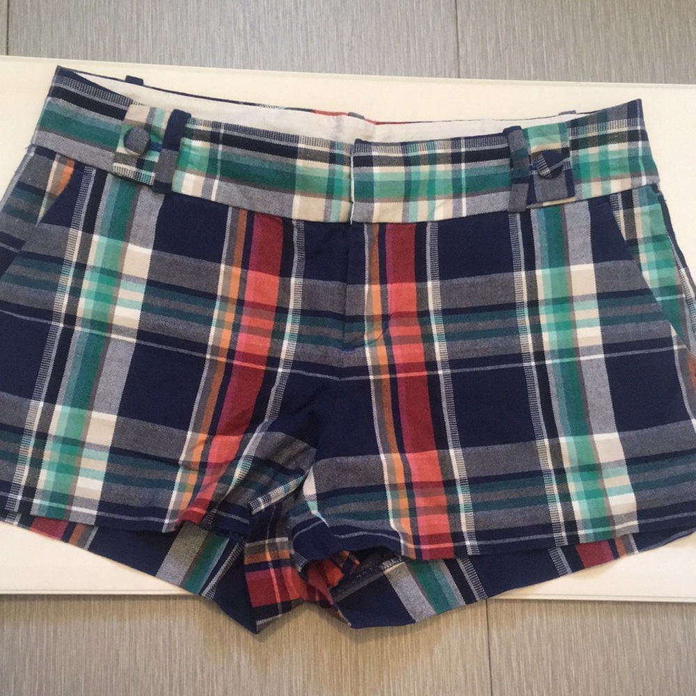 *SOLD* Banana Republic Women’s Plaid Shorts Size 4